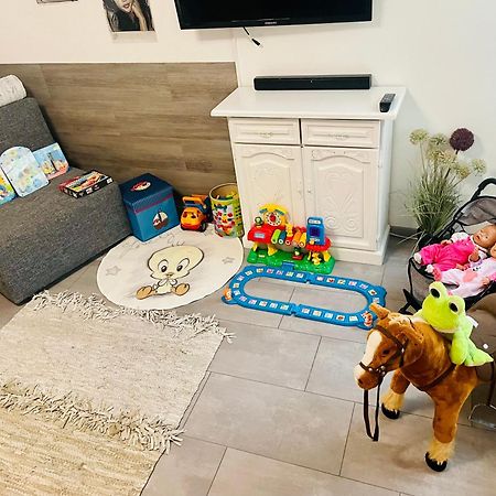 2 Room Galerie Einliegerwohnung In Rheinstetten, Messe Naehe, Rollstuhlfahrer Geeignet Kültér fotó